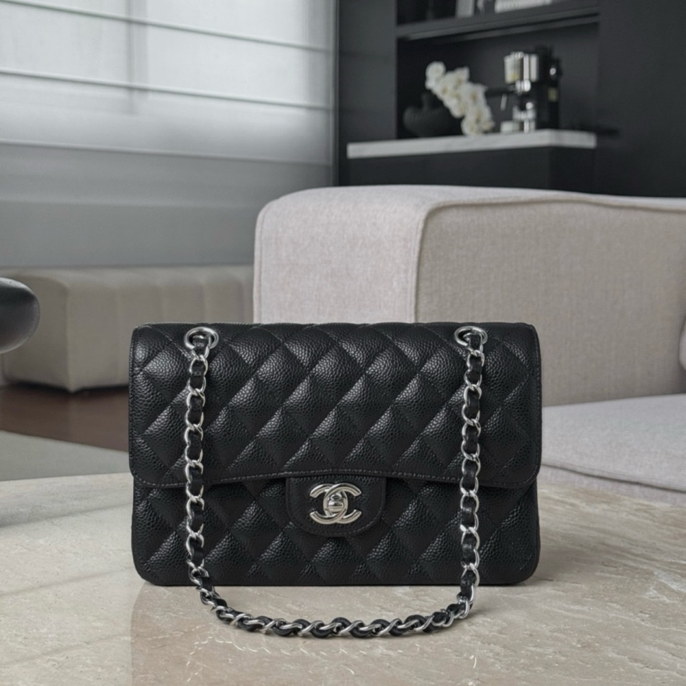 CHANEL Black Quilted Handbag with Silver Chain - Picture 2 of 13